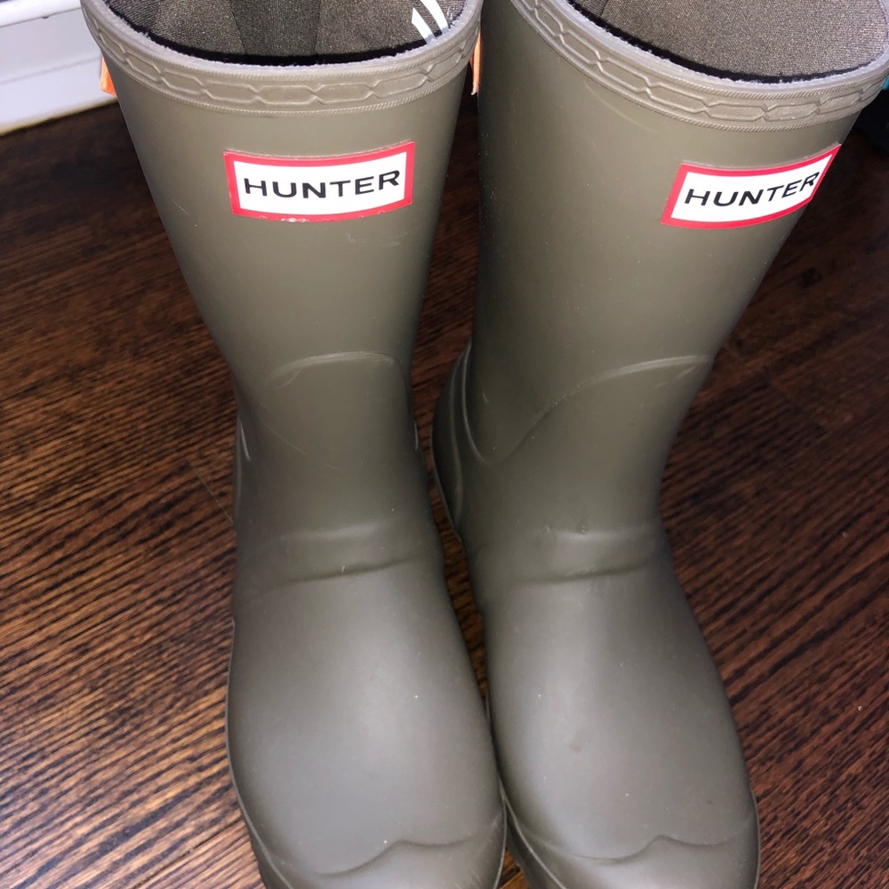 HUNTER matte green rain boots ☔️
